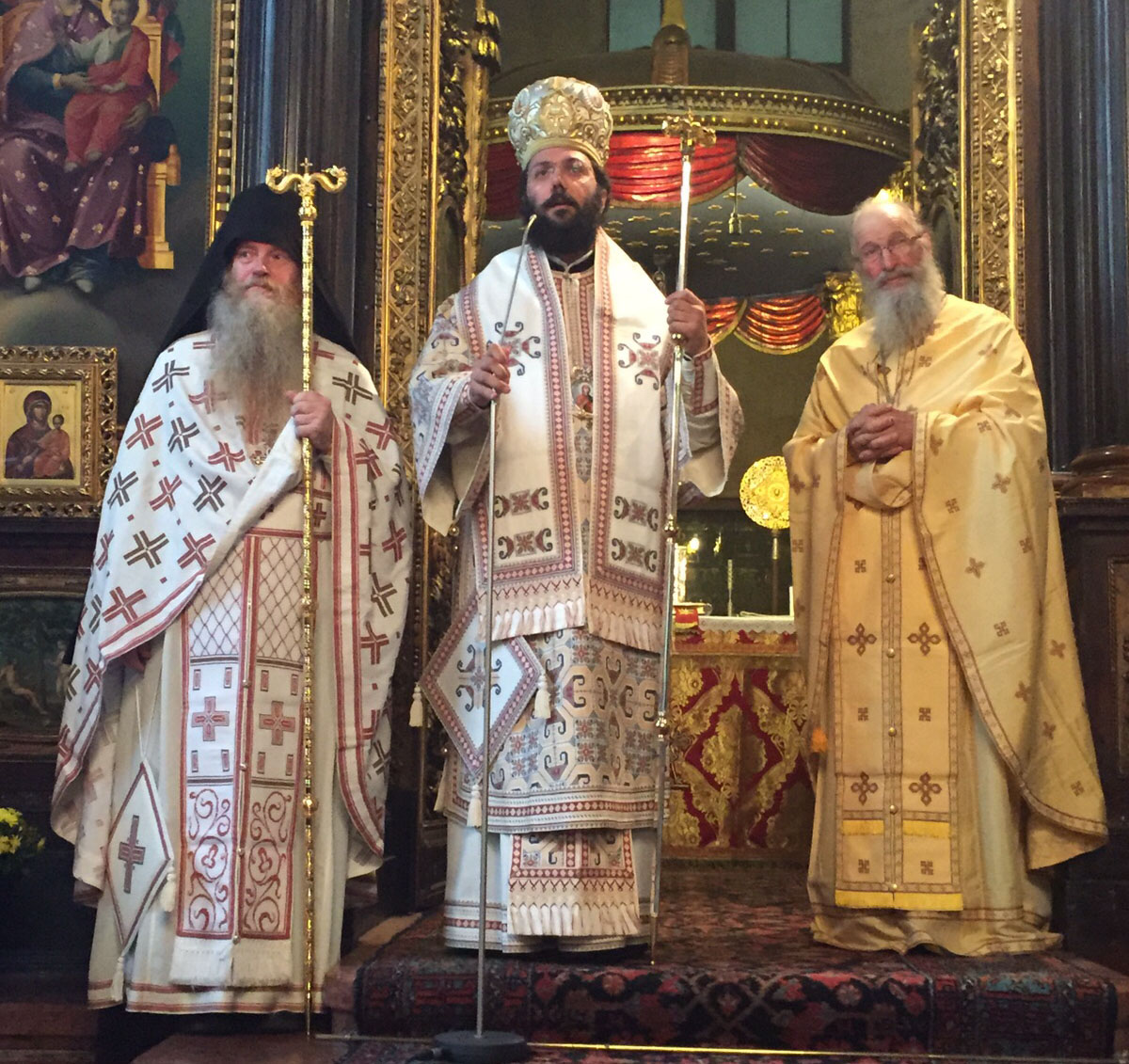 Vater Paisios mit dem großen Schima bekleidet und zum Archimandriten erhoben