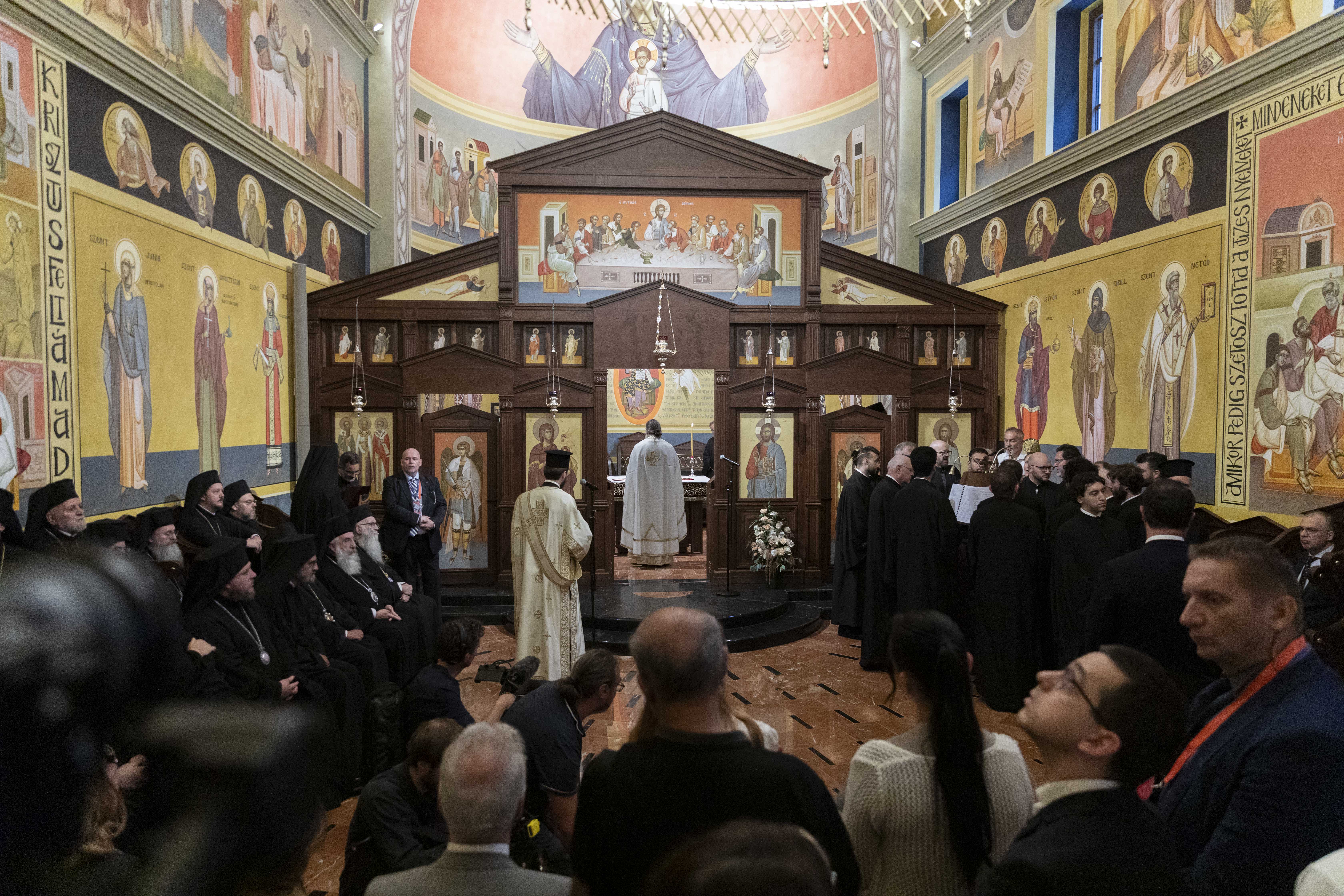 Θυρανοίξια τοῦ Ἱεροῦ Ναοῦ Τριῶν Ἱεραρχῶν καὶ Ἐγκαίνια τοῦ Ὀρθοδόξου Κέντρου Διαλόγου «Fanarion» στὴ Βουδαπέστη ἀπὸ τὴν Α.Θ.Π. τὸν Οἰκουμενικὸ Πατριάρχη κ.κ. Βαρθολομαῖο
