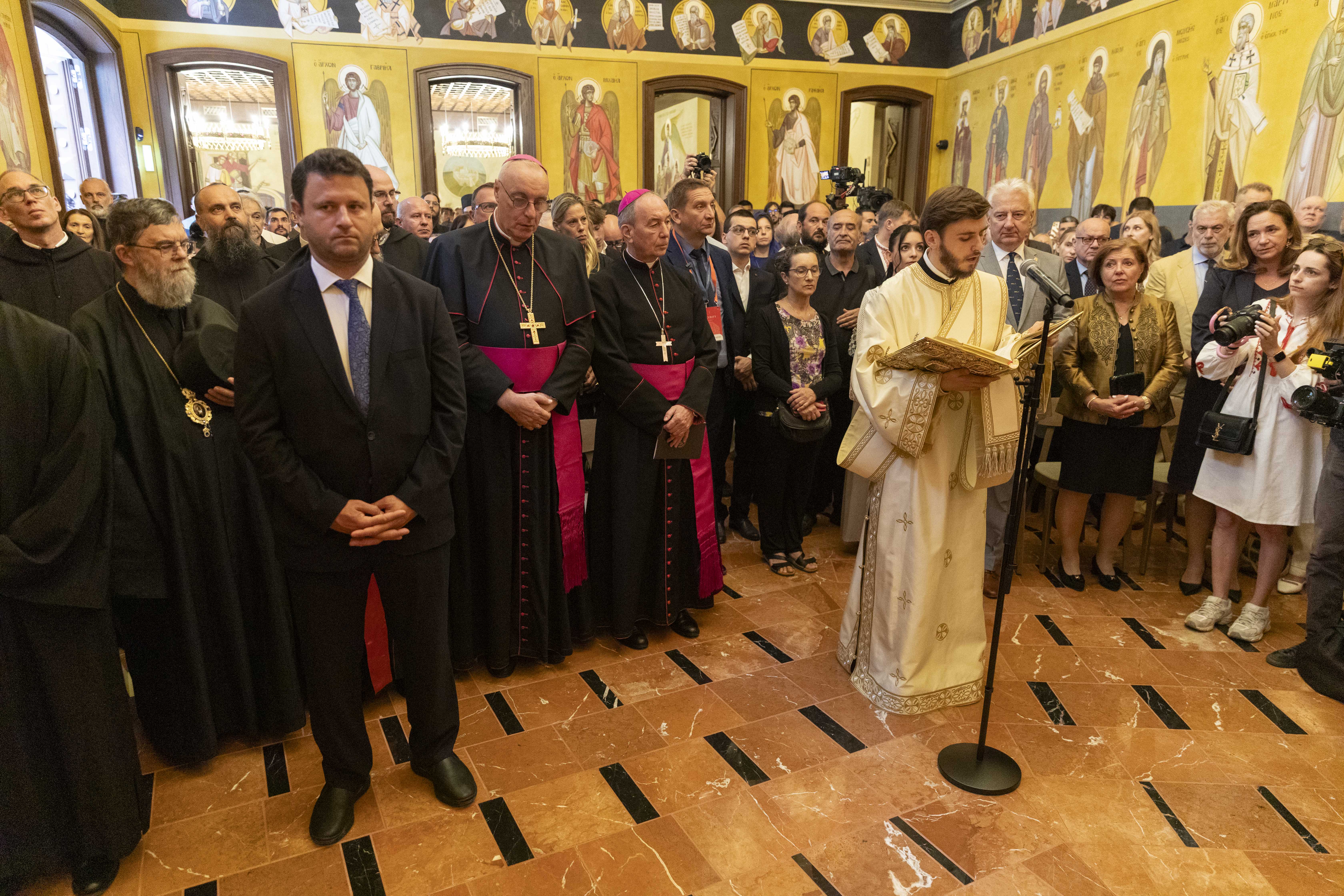 Θυρανοίξια τοῦ Ἱεροῦ Ναοῦ Τριῶν Ἱεραρχῶν καὶ Ἐγκαίνια τοῦ Ὀρθοδόξου Κέντρου Διαλόγου «Fanarion» στὴ Βουδαπέστη ἀπὸ τὴν Α.Θ.Π. τὸν Οἰκουμενικὸ Πατριάρχη κ.κ. Βαρθολομαῖο