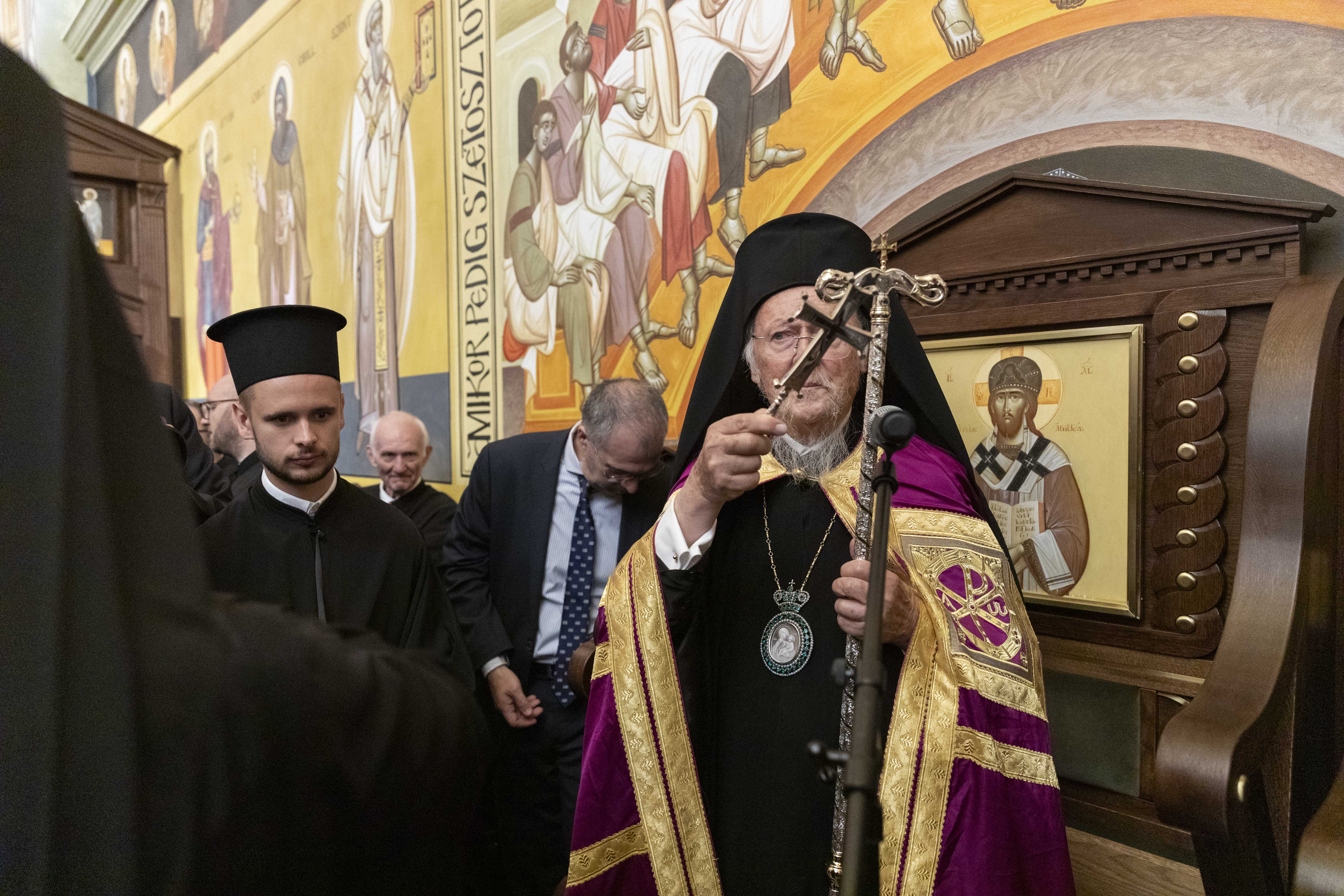 Θυρανοίξια τοῦ Ἱεροῦ Ναοῦ Τριῶν Ἱεραρχῶν καὶ Ἐγκαίνια τοῦ Ὀρθοδόξου Κέντρου Διαλόγου «Fanarion» στὴ Βουδαπέστη ἀπὸ τὴν Α.Θ.Π. τὸν Οἰκουμενικὸ Πατριάρχη κ.κ. Βαρθολομαῖο
