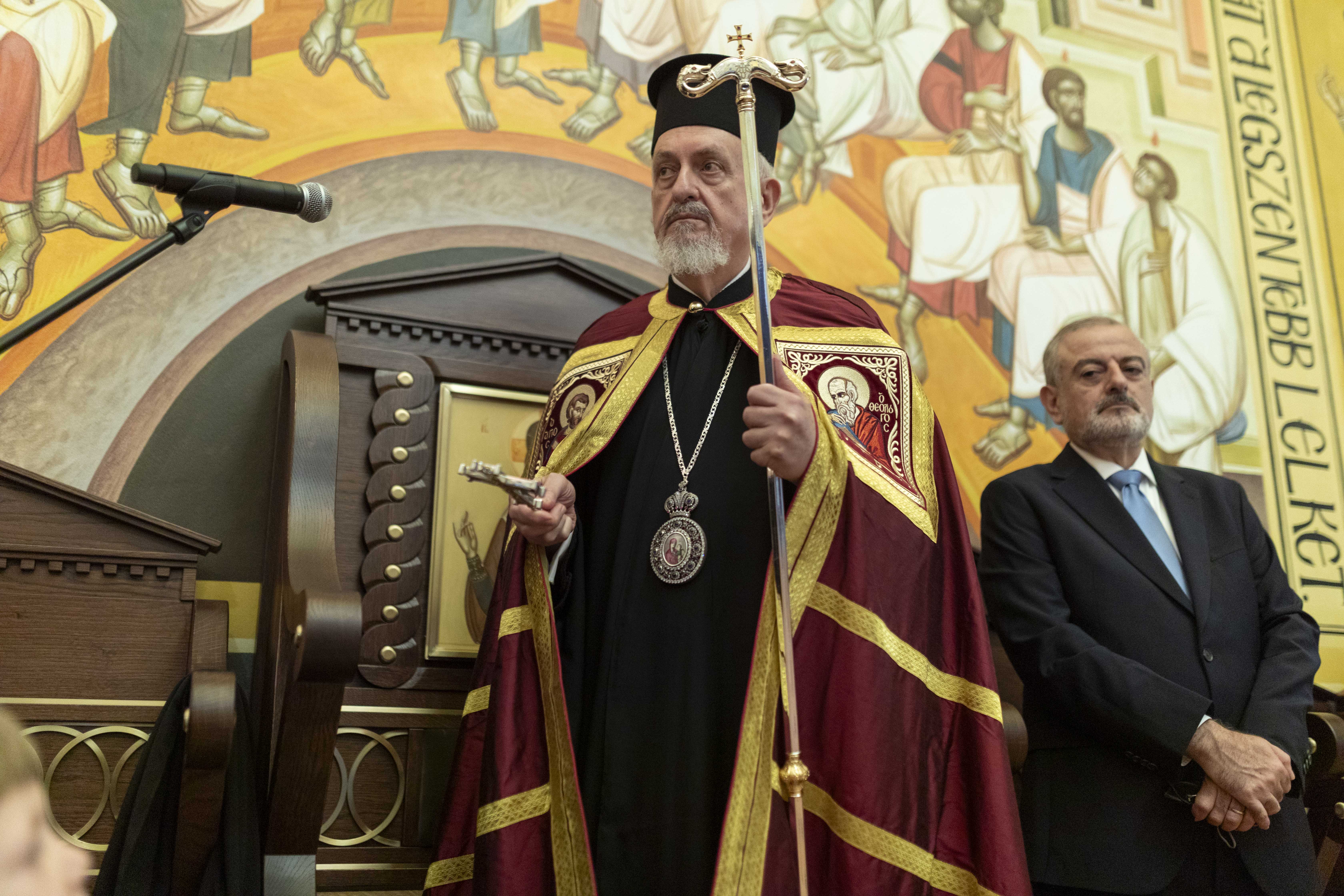 Ἀρχιερατικὴ Χοροστασία τοῦ Σεβασμιωτάτου Μητροπολίτου Γέροντος Χαλκηδόνος κ. Ἐμμανουὴλ στὸν Ἱερὸ Ναὸ τῶν Ἁγίων Τριῶν Ἱεραρχῶν στὴ Βουδαπέστη
